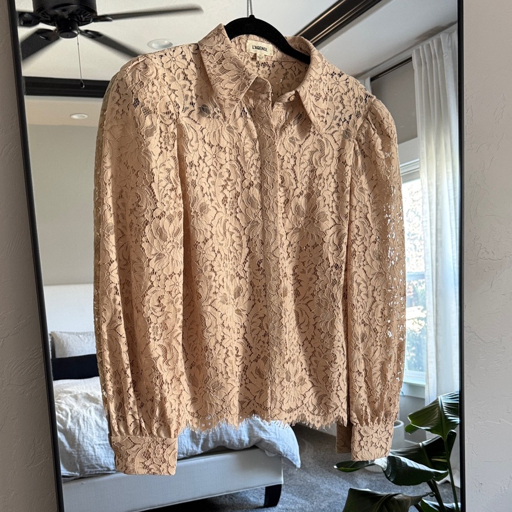 L'AGENCE Jenica Lace Blouse in Biscuit